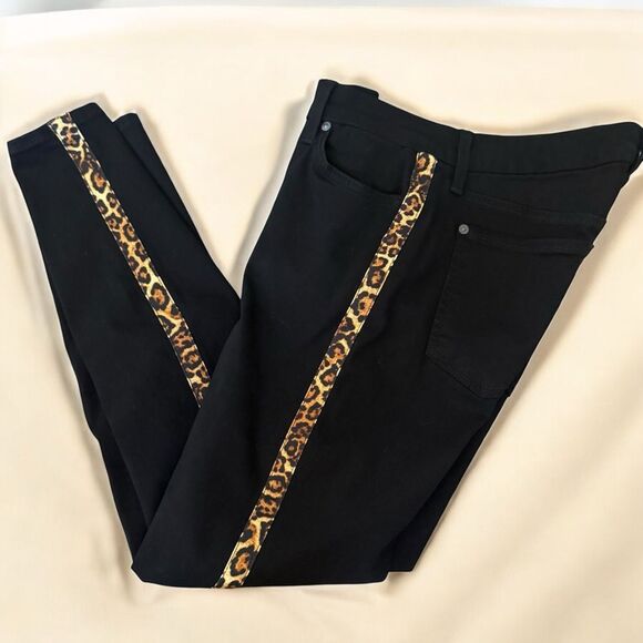 NWOT 7 FOR ALL MANKIND Ankle Gwenevere Black Jeans with Leopard Side Stripe - Picture 1 of 10